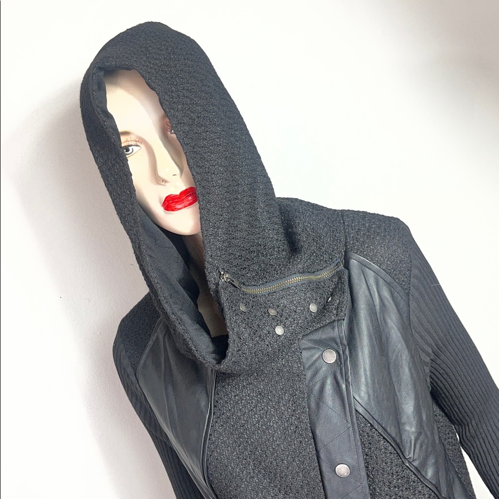 NÜ Denmark Black Jacket - image 10
